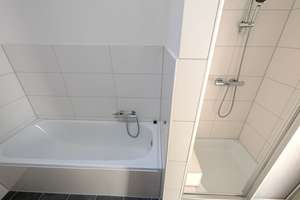 Zweifamilienhaus mit Balkon, Wintergarten und großem Garten
in Wuppertal-Ronsdorf – Die vollständige Adresse der Immobilie erhältst du vom Anbieter., 42369 Ronsdorf, Wuppertal – Vorschaubild 18