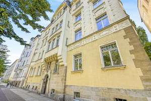 Großzügiges Gründerzeit-Juwel im Premium-Altbau mit Balkon, Aufzug & Stellplatz in sehr guter Lage