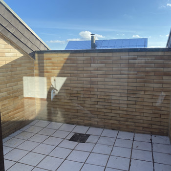 In exzellenter Wohnlage! Großzügige 3 -Zi.-Wohnung, herrliche Dachterrasse, EBK