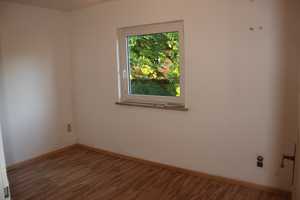 Helle, freundliche 3-Zi-Wohnung in 2-Fam-Haus mit Südbalkon in ruhiger, grüner Lage – Brunhildenstrasse 39, 85579 München (Kreis) – Vorschaubild 5