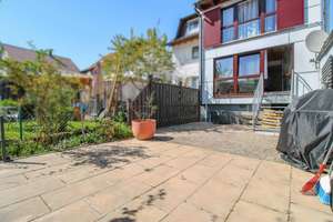 Einziehen und Wohlfühlen - Doppelhaushälfte mit großer Terrasse ; Garage und 4 Außenstellplätze – Die vollständige Adresse der Immobilie erhältst du vom Anbieter., 72475 Bitz – Vorschaubild 1