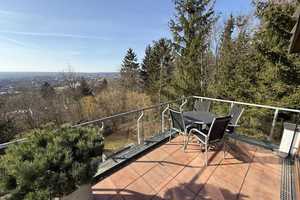 Raum und Licht -- Villa mit Einliegerwohnung in Villingen in bester Aussichtslage – Schwarzwald-Baar-Kreis – Vorschaubild 3