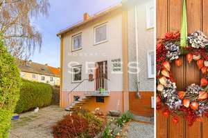 Ruhig gelegenes Reihenendhaus mit Garten und Balkon 