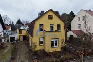 | 200 m vom S-Bahnhof |Zweifamilienhaus mit großem Grundstück & Nebengebäuden