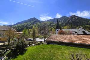 Charmantes Einfamilienhaus mit viel Platz für Ihre Ideen – Die vollständige Adresse der Immobilie erhältst du vom Anbieter., 83727 Schliersee – Vorschaubild 2