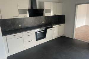 **Renovierte 4-Raumwohnung mit neuer Einbauküche** – Südstraße 8, 39104 Magdeburg – Vorschaubild 4