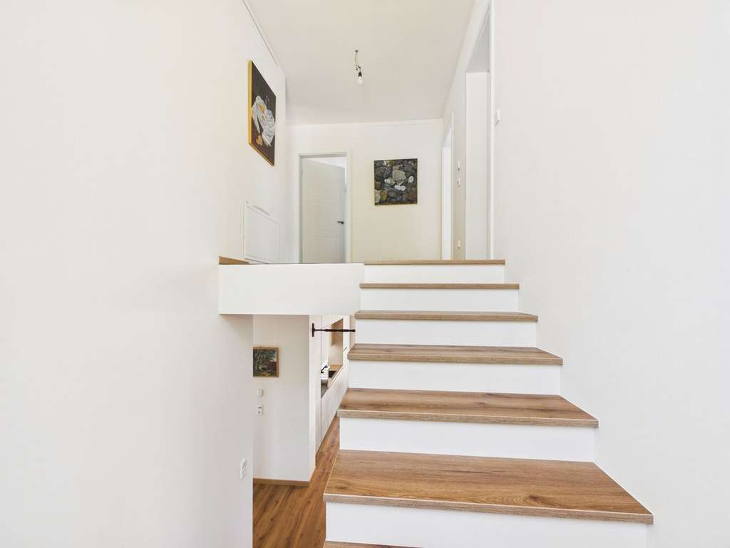 Immobilie in Oberthulba - A+ Einfamilienhaus mit großzügigem Platzangebot und Studio mit separatem Eingang - BJ 2025 - Bild 3