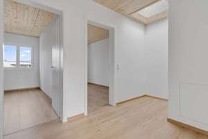 KFW40 Niedrigenergie mit Förderungen! Sofort bezugsfertiges Reiheneckhaus mit Dachterrasse am Fluss – Die vollständige Adresse der Immobilie erhältst du vom Anbieter., 95448 Hammerstatt/St. Georgen, Bayreuth – Vorschaubild 11