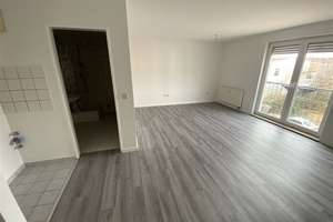 Schönefeld-Abtnaundorf * Renoviert* helle 1 Zi.-Whg.* Duschbad* Keller* SP anmietbar