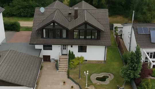 Bild von Großzügiges Mehrgenerationenhaus in traumhafter Feldrandlage zu verkaufen!