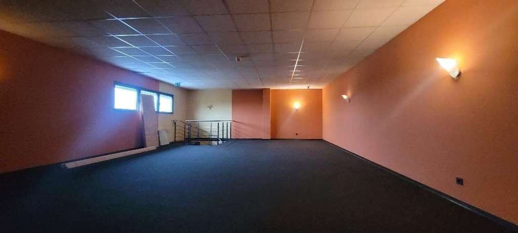 Darmstadt  feines Gebäude Bj. 2009 (* Bürokomplex oder als *Praxisanwesen nutzbar) gr. Grundstück