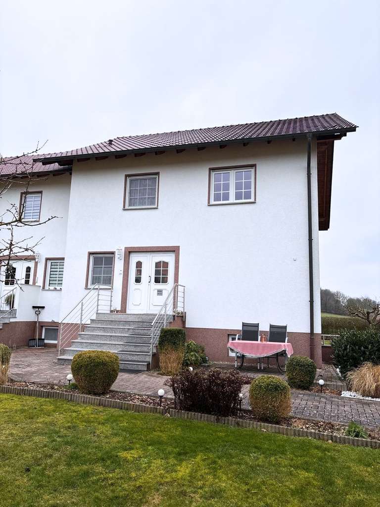 Immobilie in Neuental - Traumhaus in Bestlage: 240 m² | Kamin, Sauna, neuer Küche & großem Garten – sofort bezugsbereit - Bild 1