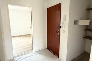RUHIG, ZENTRAL, MIT AUFZUG! Renovierte 2-Zimmerwohnung am Rande der Innenstadt zu vermieten! – Hubertusstraße 191b, 47798 Stadtmitte, Krefeld – Vorschaubild 4