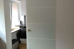 Schöne, helle 1-Zimmer Wohnung am grünen Christoph-von-Gluck Platz – Christoph-von-Gluck-Platz 20, 80807 Milbertshofen, München – Vorschaubild 5