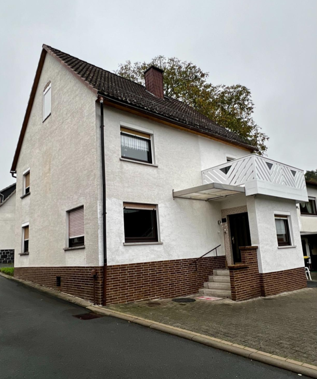 Gepflegtes Einfamilienhaus mit großem Garten und Potenzial in ruhiger Lage, Lahn Dill Kreis – Bild 2