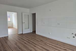 **Stilvolle 2-Zimmer-Wohnung – Erstbezug nach Komplettsanierung!** – Mülheimer Str. 80, 45145 Frohnhausen, Essen – Vorschaubild 3