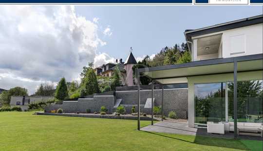 Bild von Exklusives Anwesen mit Wellnessoase und großer Tiefgarage in toller Feldbergblicklage von Schmitten