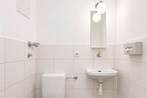 3 Zimmer Wohnung in Moosach  2 Balkone, 4 m Raumhöhe & Galerie – Die vollständige Adresse der Immobilie erhältst du vom Anbieter., 80993 Alt-Moosach, München – Vorschaubild 11
