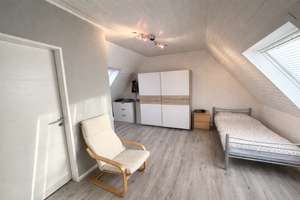 Exklusive Doppelhaushälfte in Hamburg-Lurup | ca. 640 m² Grundstück | 3 Bäder | Hochwertig saniert – Die vollständige Adresse der Immobilie erhältst du vom Anbieter., 22547 Lurup, Hamburg – Vorschaubild 13