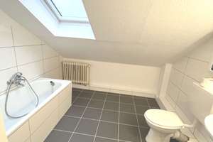 Ruhige, Sanierte, Helle 2,5-Zimmer WHG mit Tageslichtwannenbad, Einbauküche (o. E-Geräte) u. Garten – Heckinghauser Strasse 223, 42289 Heckinghausen, Wuppertal – Vorschaubild 9