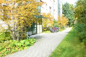 Berg am Laim - 2 Zimmer Wohnung mit ruhigem Westbalkon und Blick ins Grüne – Hansjakobstraße 109, 81825 Josephsburg, München – Vorschaubild 1