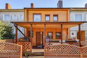 Modernisiertes und familienfreundliches Reihenmittelhaus mit Garten, Terrasse und Wintergarten