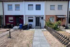Familienfreundliches Reihenmittelhaus mit Garten in Nürnberg-Eibach – Die vollständige Adresse der Immobilie erhältst du vom Anbieter., 90451 Eibach, Nürnberg – Vorschaubild 2