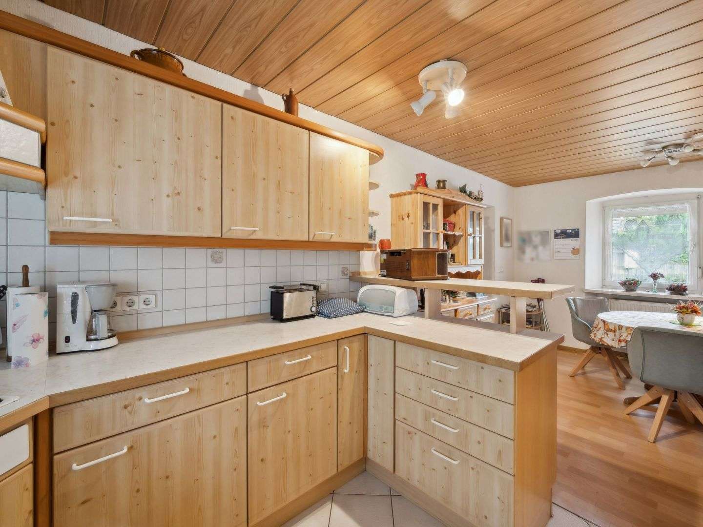 Immobilie in Schweigen-Rechtenbach - Barrierefreie Erdgeschosswohnung (kernsaniert 1992) im Dreifamilienhaus in Schweigen-Rechtenbach - Bild 4