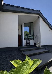 Exklusives, hochwertiges und bezugsfertiges A+ Einfamilienhaus in seltener Feldrandlage