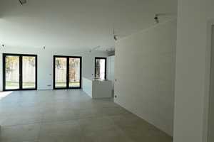 WOHLFÜHLEN IN BIELEFELD - BUNGALOW IM BAUHAUSSTIL MIT LUXUS-AUSSTATTUNG UND VIEL GLAS. – Bielefeld – Vorschaubild 7
