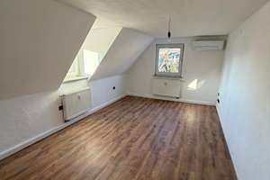 Vermietete Dachgeschosswohnung zur Kapitalanlage, Mietrendite 5,7 % – Die vollständige Adresse der Immobilie erhältst du vom Anbieter., 91575 Windsbach – Vorschaubild 1