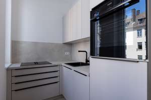 Erstbezug nach Komplettsanierung, Ruhig zum Innenhof und 3 Min. zum Schweizer Platz  mit EBK – 60596 Sachsenhausen-Nord, Frankfurt am Main – Vorschaubild 2