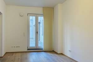 Moderne citynahe EG-Wohnung mit 2 Terrassen, EBK, TG-Platz und separatem Eingang, max.  2 Personen – Siegfriedstrasse 25-27, 86152 Stadtjägerviertel, Augsburg – Vorschaubild 9