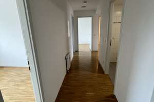 Schöner Schnitt & helle Räume - EBK vorhanden! – Julius-Hatry-Straße 8, 68163 Lindenhof, Mannheim – Vorschaubild 3