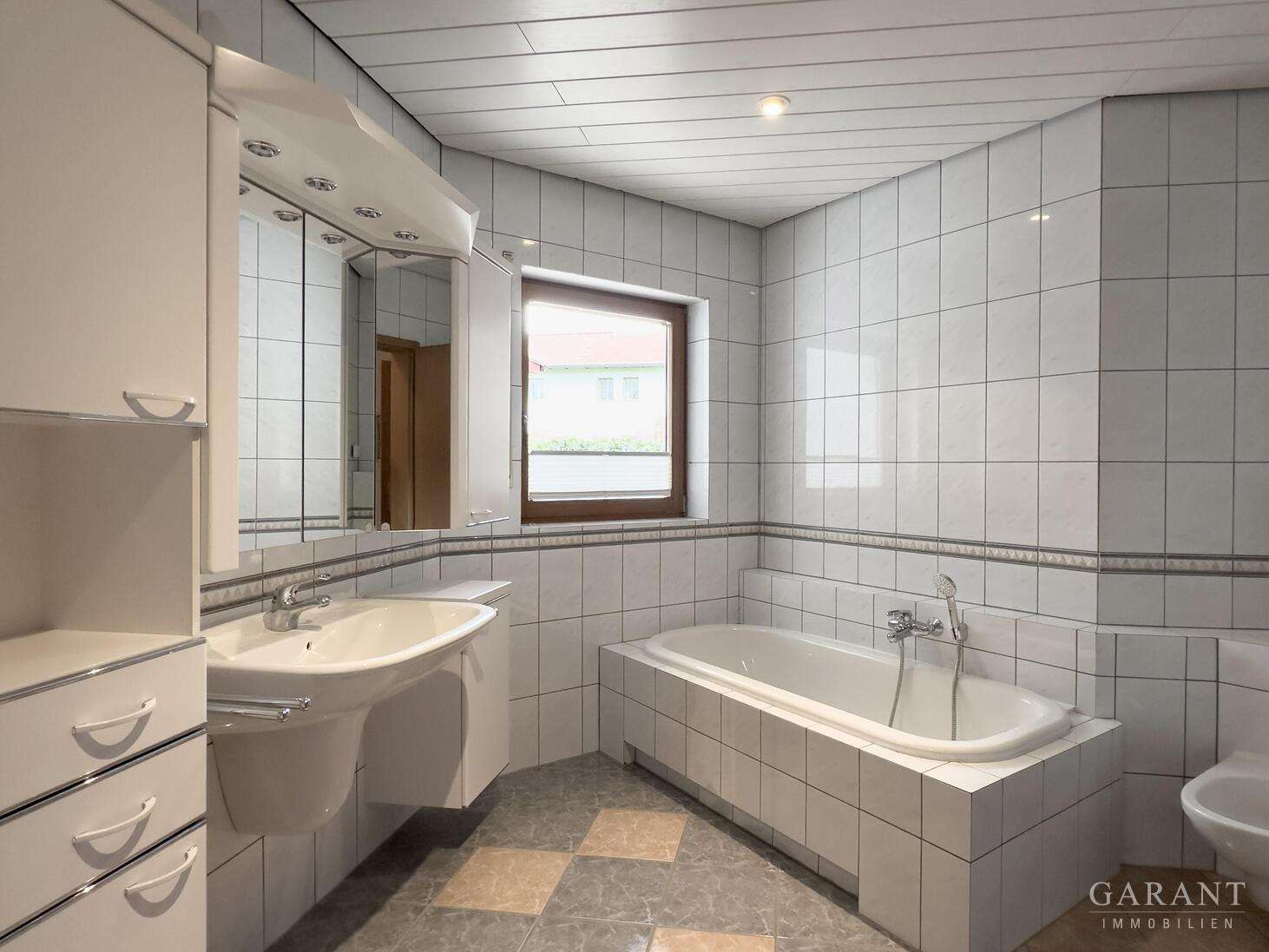 Immobilie in Großniedesheim - *** Architektenhaus mit zwei Wohneinheiten: stilvolles Wohnen mit vielseitigen Möglichkeiten *** - Bild 3