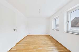 Hochwertiges KFW-55 Reihenmittelhaus in Regensburg mit Luxus-Küche, Fußbodenheizung und Garten! – Die vollständige Adresse der Immobilie erhältst du vom Anbieter., 93057 Konradsiedlung-Wutzlhofen, Regensburg – Vorschaubild 15