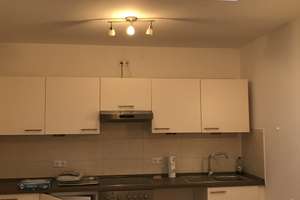 * 1 Zimmer * Wohnküche mit EBK * Bad mit Wanne * großer Balkon * Parkett * – Wasserburger Landstr. 8, 81825 Gartenstadt Trudering, München – Vorschaubild 5