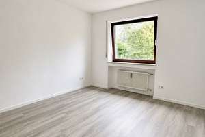 NEU RENOVIERTE 3-ZIMMER-WOHNUNG IN HOCHZOLL-SÜD – SÜDLOGGIA, TIEFGARAGE, KUHSEE-NÄHE – Die vollständige Adresse der Immobilie erhältst du vom Anbieter., 86163 Hochzoll-Süd, Augsburg – Vorschaubild 19
