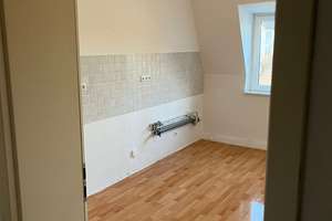 +++ Top Dachgeschoss Whg. Tageslichbad mit Wanne, tolle Aufteilung, 2 Zimmer + Essbereich +++ – Henckelsstr. 22, 42657 Solingen-Mitte, Solingen – Vorschaubild 8