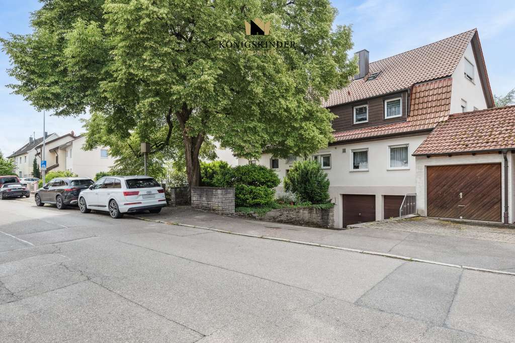 Immobilie in Remshalden - Gepflegtes Mehrfamilienhaus mit 2 Garagen und parkähnlichen Garten - Bild 2
