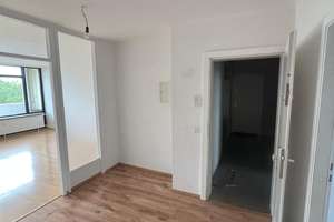 [LIS-10082] Helle 3-Zimmer-Wohnung mit Balkon in Köln-Weiden – Ostlandstr. 42, 50858 Weiden, Köln – Vorschaubild 3