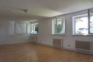 Renovierte 2-Zimmerwohnung in Stuttgart beim Hölderlinplatz 