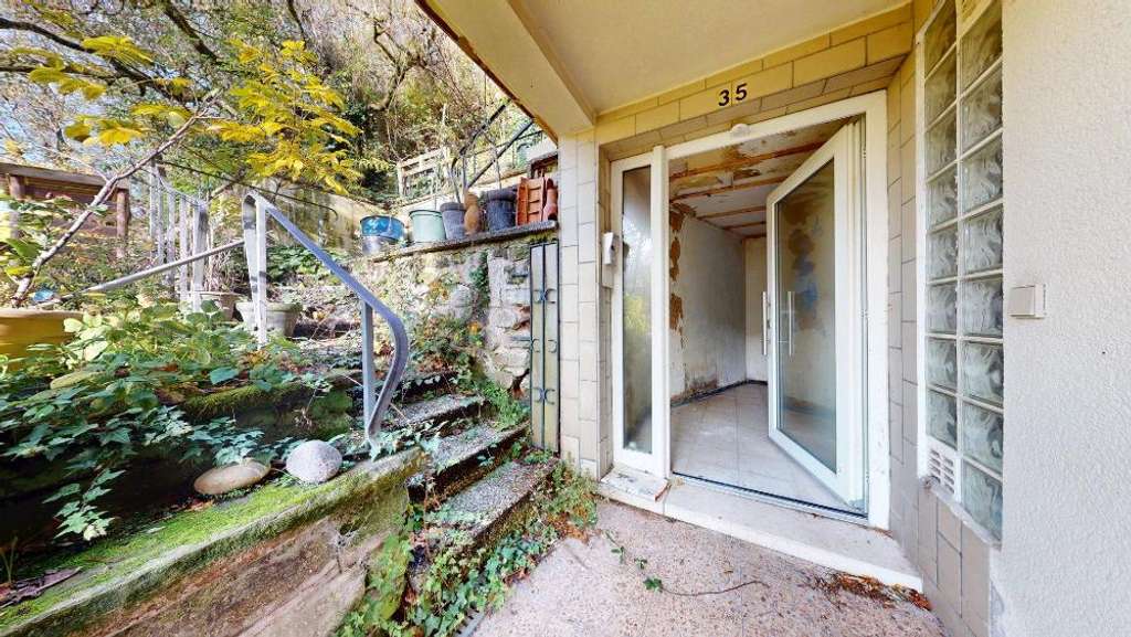 Immobilie in Waldfischbach-Burgalben - +++ Für Handwerker im Ortszentrum: Geräumiges 2-3 Familienhaus mit Balkon, überdachtem Freisitz, Garten und 2 Garagen in ruhiger Seitenstraße+++ - Bild 4