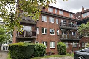 Charmante 2-Zimmer-Dachgeschoss-Maisonette-Wohnung mit Spitzboden im grünen Villenviertel