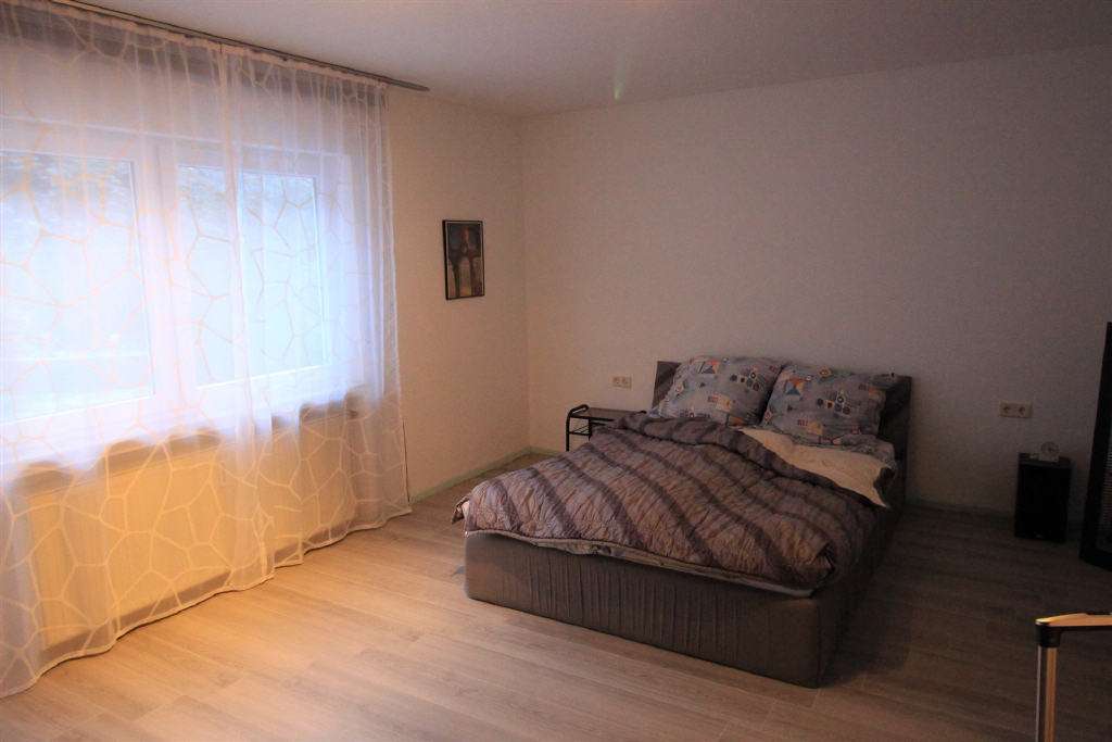 Immobilie in Kirschweiler - Renoviertes und gerade neu vermietetes Einfamilienhaus in Kirschweiler mit großem Wellnessbad  - Bild 10