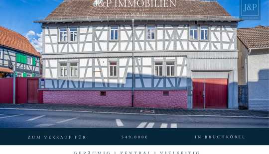 Bild von Zentral & vielseitig: Großes Fachwerkhaus mit Einliegerwohnung und Nebengebäuden!