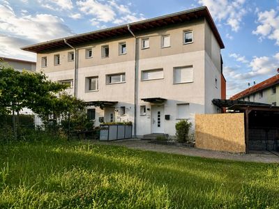 Exklusives, lichtdurchflutetes Reihenendhaus mit Dachterrasse und zwei sonnigen Terrassen