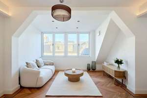Hochwertiges Dachgeschoss mit Terrasse und Altbaucharme nahe Savignyplatz