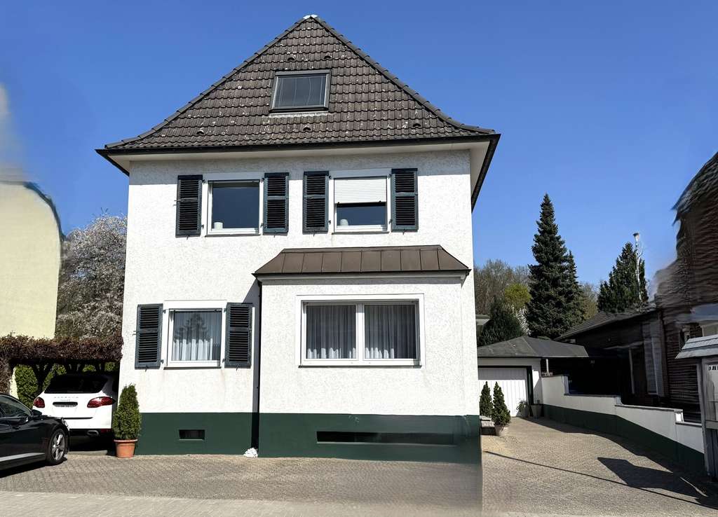 Stilvolles Einfamilienhaus mit integrierter Praxis II Wohnen und Arbeiten unter einem Dach