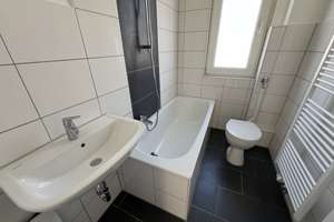 Renovierte 3 Zi.- Whng. -  Wannenbad mit Fenster und Balkon - Duisburg – Franz-Schubert-Str. 10, 47226 Rheinhausen-Mitte, Duisburg – Vorschaubild 3